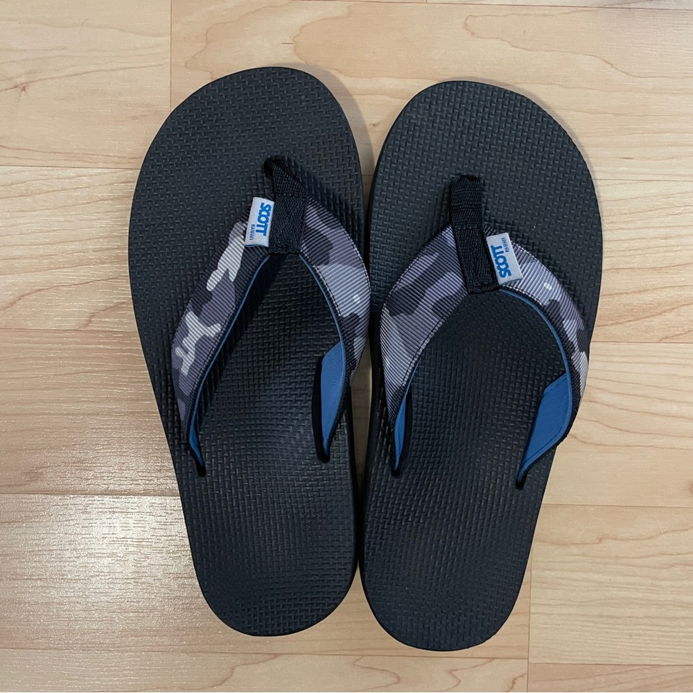Scott Kids Flip Flops - Black and Blue, Size 6, like new